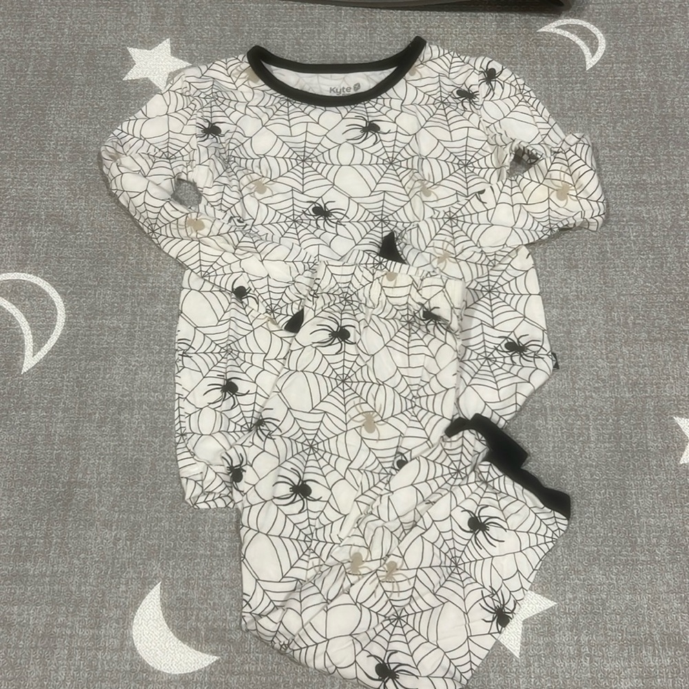 Kyte Halloween PJs